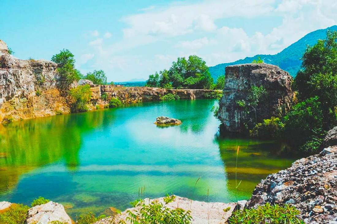 Hồ Đá thơ mộng – điểm du lịch An Giang nổi tiếng