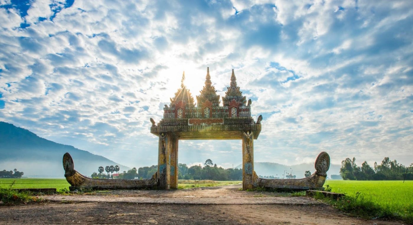 Cổng chùa Koh Kas tinh xảo – điểm du lịch An Giang nổi tiếng
