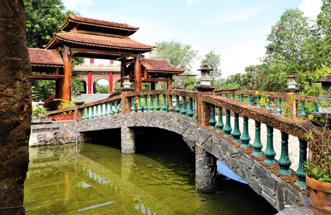 Quang cảnh cổ kính tại làng cổ Phước Lộc Thọ bạn nên đến khi du lịch Long An